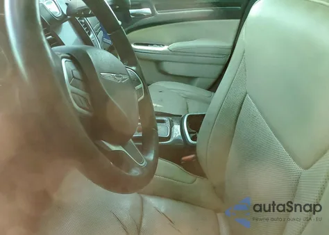 2018 Chrysler 300 Limited из США, поврежденный, VIN 2C3CCAEG5JH122998